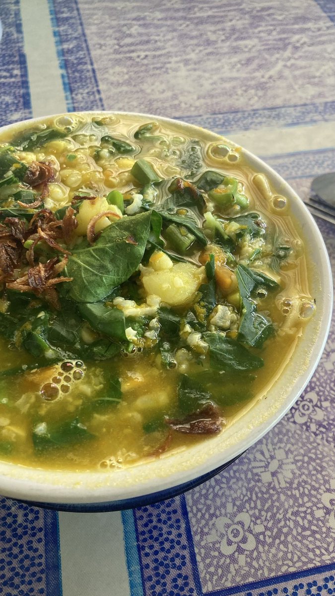 HiLookUpp's tweet image. Selamat pagi dari ujung Utara Indonesia ✨

Adakah orang Manado disini? Atau yang tau makanan apakah ini?