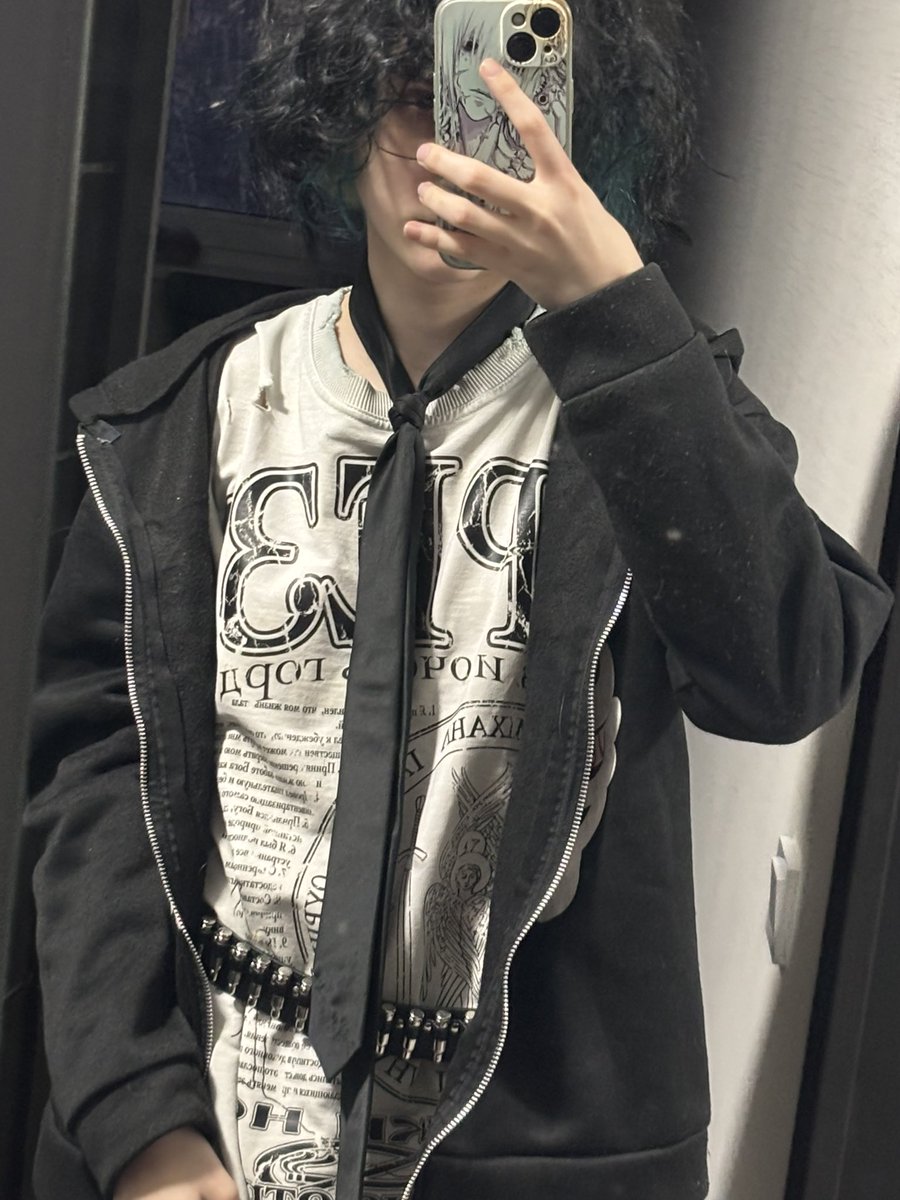 рождена читать яой и сидеть дома вынуждена идти на учебу потому что староста группы