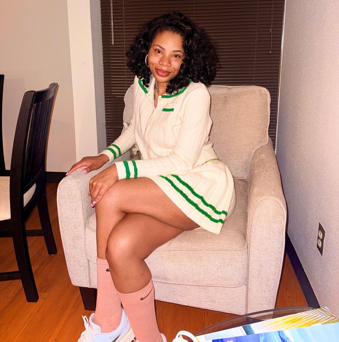 thegirlCAPRICE's tweet photo. galentines 🤍 https://t.co/ihkgxNpau5
