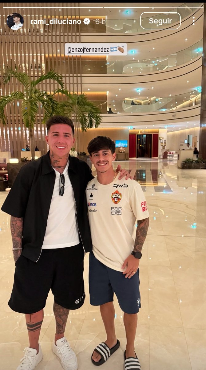 Lo descuidas un segundo y te aparece en Dubai el tipo, osea que se fue con Palmer OHHAA jskajaja la perra seguía y seguía no 😂