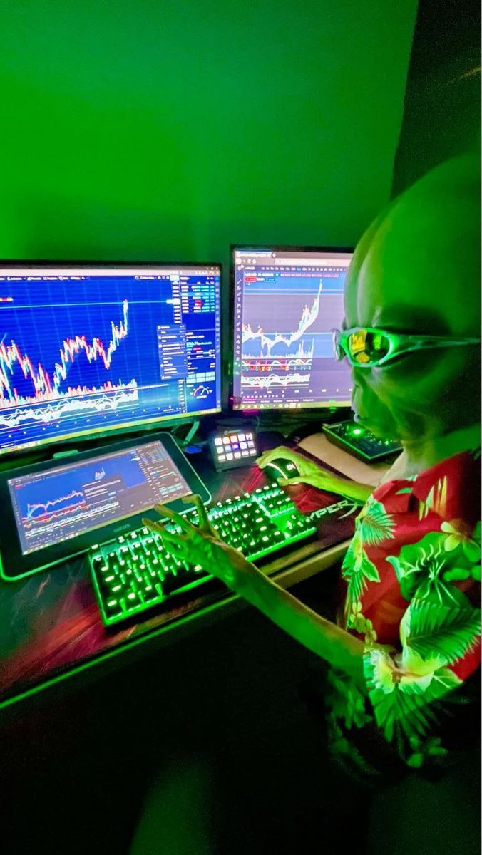 Scoady_'s tweet photo. Most famous alien on Earth! 👽 

I sorted the dex, applied for cto fees on pump and will start @JuiceLaunch flywheel as soon as they turn the fees over to me. https://t.co/VCIFxiF7gr
