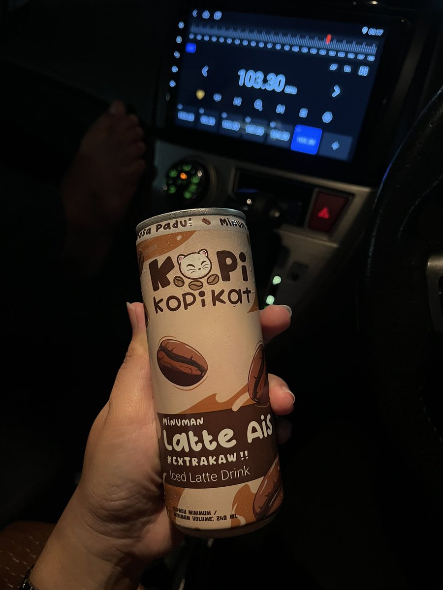 Beli sebab comel &amp; menarik. Tapiii air dia terlalu manis yee sampaikan tekak tak boleh terima. Biasa latte dia tak manis sangat. Dia ada pahit2 manja gituuu. Tapi yang ini maaf cakap tekak memang tak boleh nak gooo 😵‍💫.