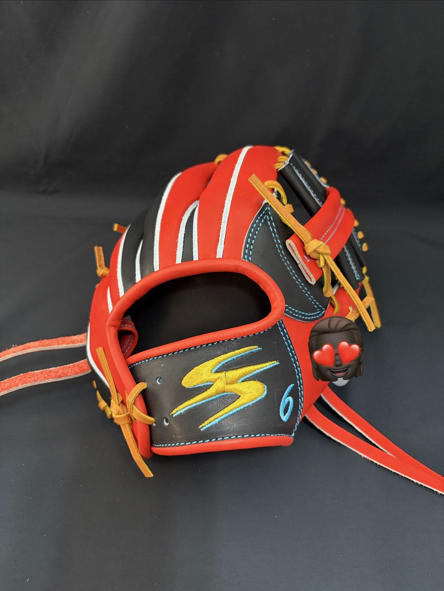 国産の最上級グレードのグラブが 税別49,900円からオーダー頂けます