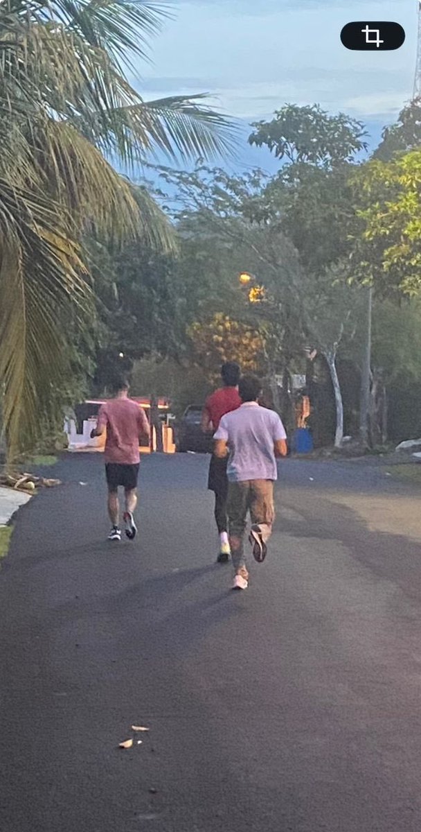 kimiarif's tweet photo. House of Arif’s pre-ramadhan retreat. 
Monday run ✅ https://t.co/RR5F19XGnF