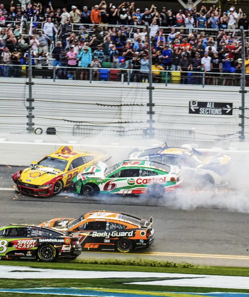 joeylogano's tweet image. My day ended in a familiar place, but it feels better when I can say I finished this year’s Daytona 500 3rd sliding sideways across the start-finish line. Let’s the 2026 #NASCAR CUP Series season begin! 

@Team_Penske @ShellStationsUS @Pennzoil @FordRacing @CocaColaRacing
