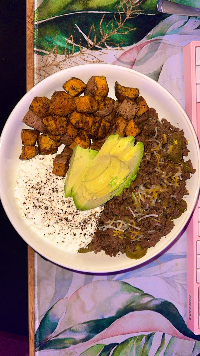 CrownedRuby tweet media