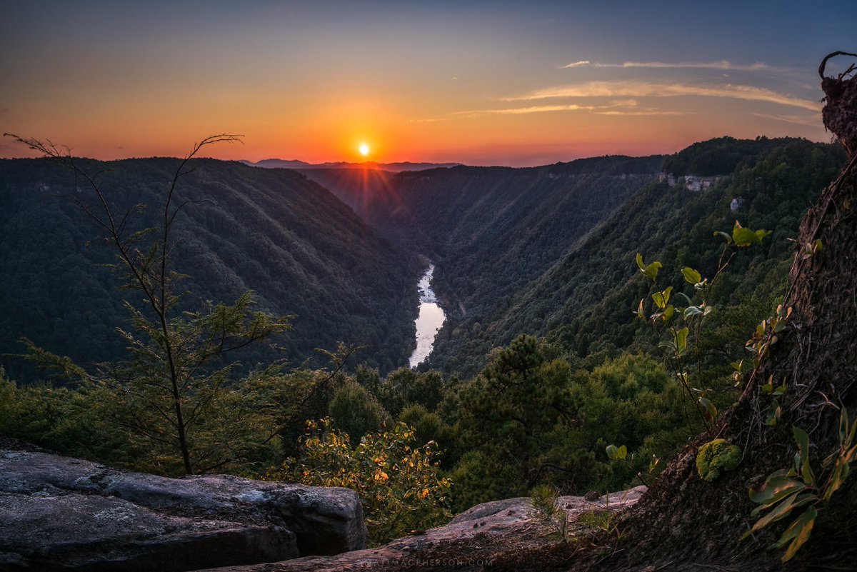 UltraDane's tweet photo. Geological sources describe New River (West Virginia, USA) as one of the five oldest rivers geologically, with ages estimated around 275–325 million years old.

The Finke River in Australia is widely regarded as the oldest river, estimated 350–400 million years old, possibly followed by the Meuse River in Europe around 320–340 million years old.
