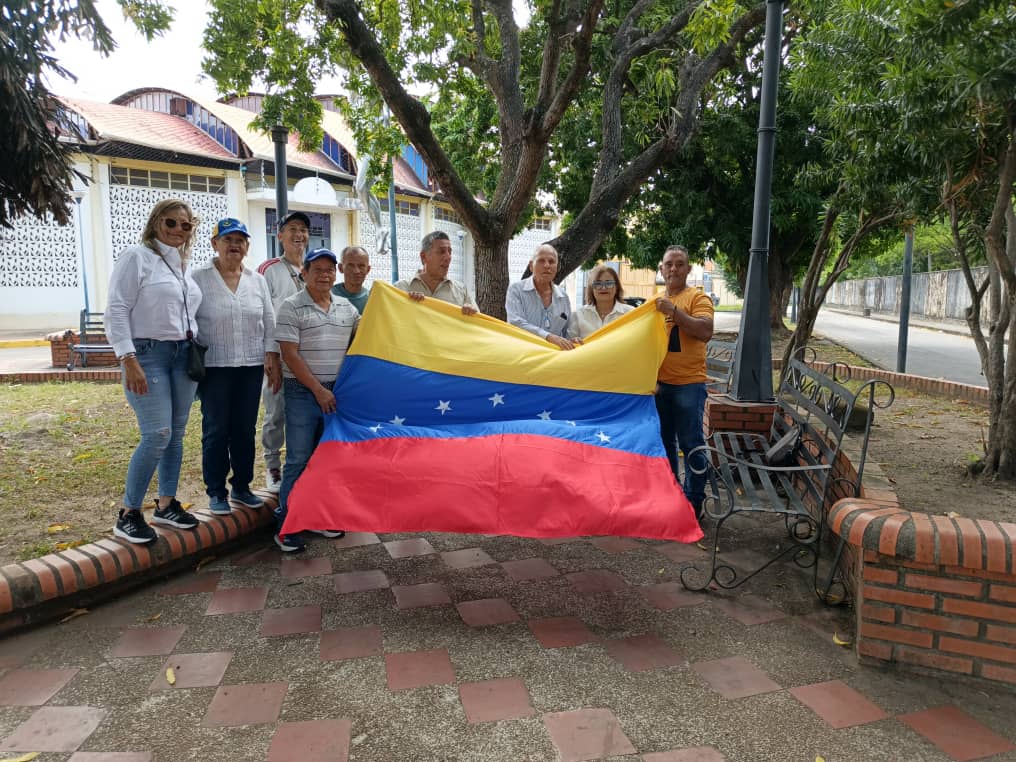 ¡Barinas por el Cambio!

Este pasado #12Feb los llaneros salieron al son del Grito de los jóvenes, y en acompañamiento del movimiento ciudadano nacional clamaron por la libertad de presos políticos.