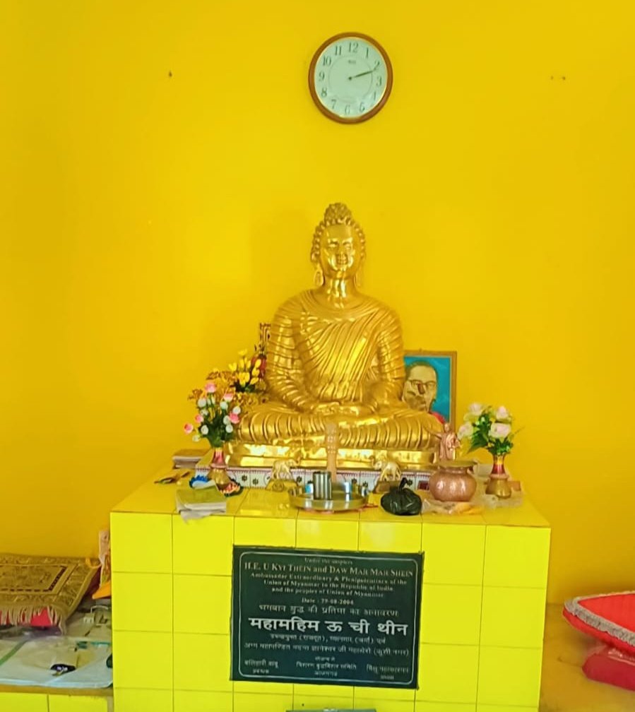 बुद्ध का यह संदेश हमें मानसिक गुलामी से आजाद करता है हम अक्सर अपनी खुशी अपने फैसले और अपने ज्ञान के लिए दूसरों की ओर देखते हैं! बुद्ध जी कहते हैं कि सत्य तुम्हारे भीतर है और उसे खोजने का सामर्थ्य भी तुम्हारे ही पास है कोई भी गुरु कोई पुस्तक या कोई भी चमत्कार आपको तब तक नहीं बदल