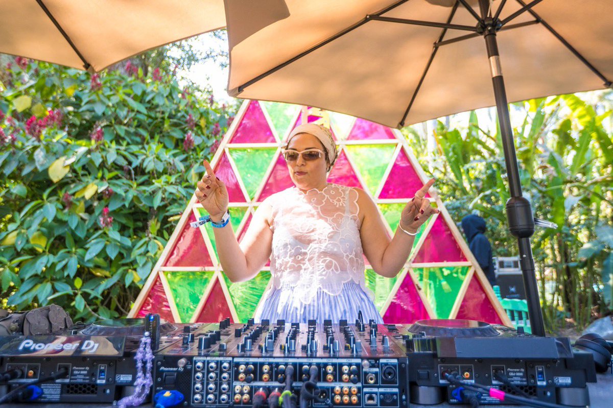Bahidora's tweet photo. La temperatura y el baile aumentaron con el showcase de @boyanza_rec #EnBahidorá 🌴✨ https://t.co/y2w4H9bkwY