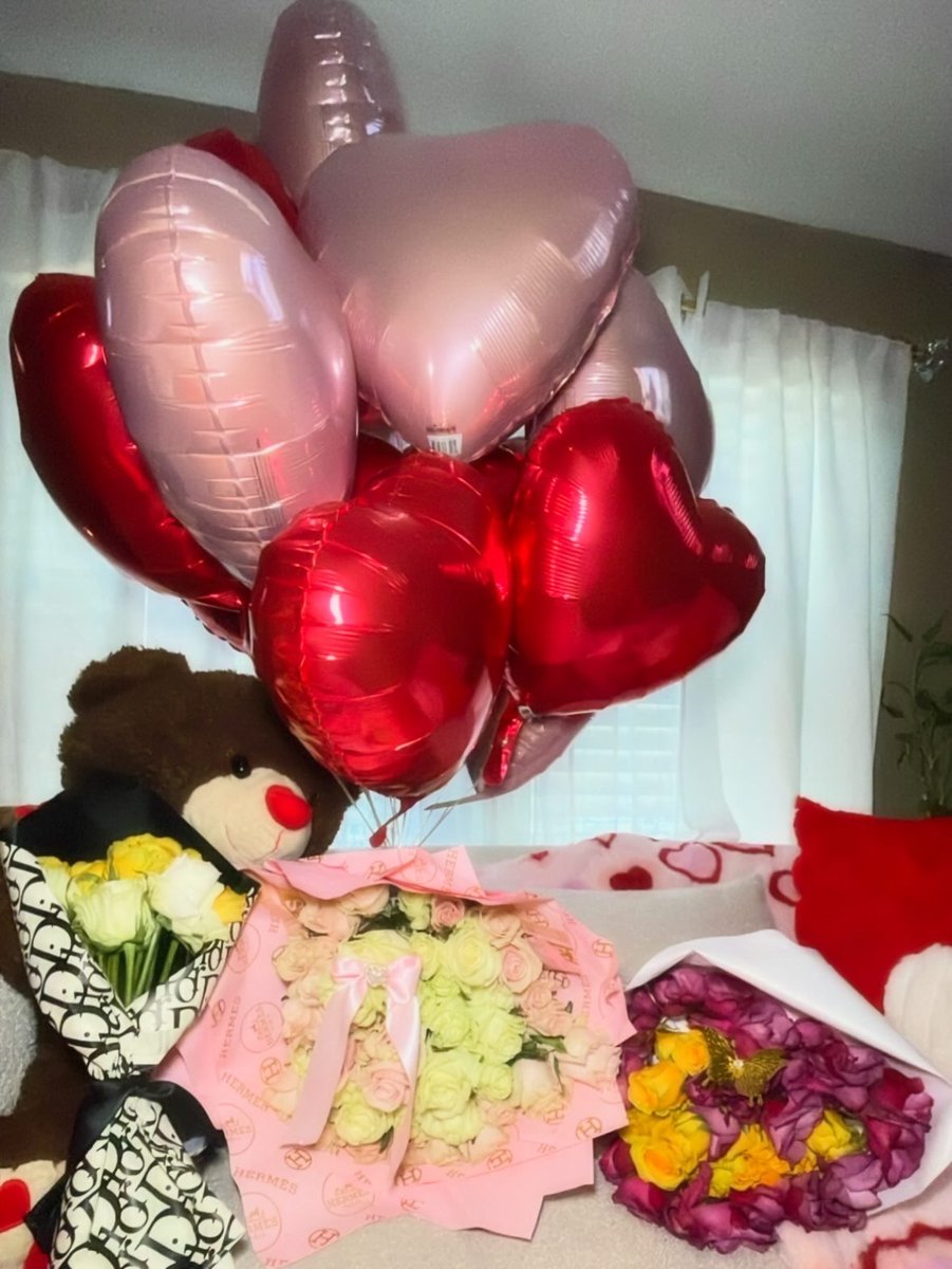 Thiinkash's tweet photo. Happy Love Day❣️🐻 https://t.co/v41YyrDnZE