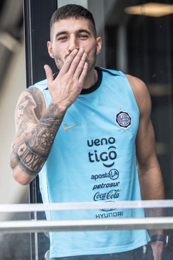 Ahh, y por cierto el mejor arquero del futbol paraguayo es  ⬇️