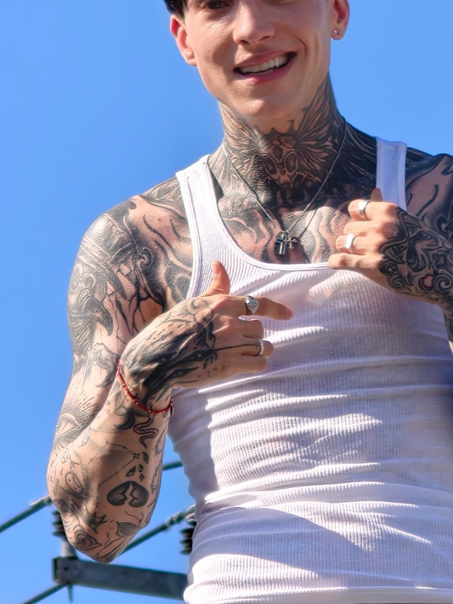 walcrz's tweet photo. xcry 🖤 https://t.co/c2EHgJc2qg