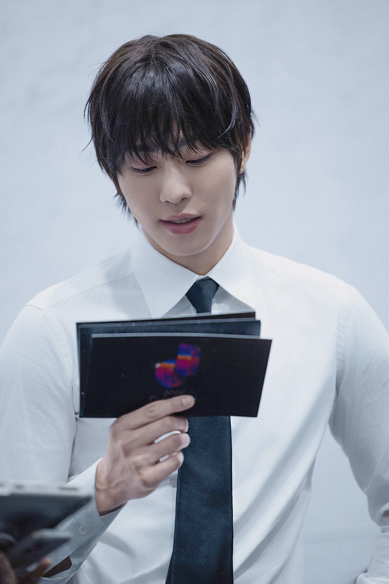 와~~ 어깨…..😍