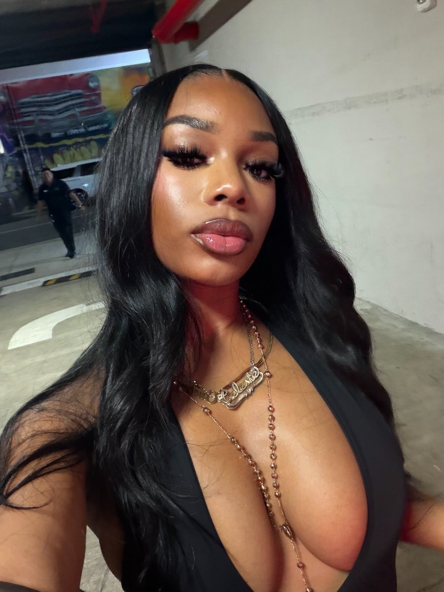 L ˚୨୧⋆｡˚ ⋆ (@helovelayy) on Twitter photo 