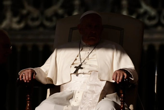 “No eran rival para el ex patovica de un nightclub de Buenos Aires que se convirtió en Papa”.
