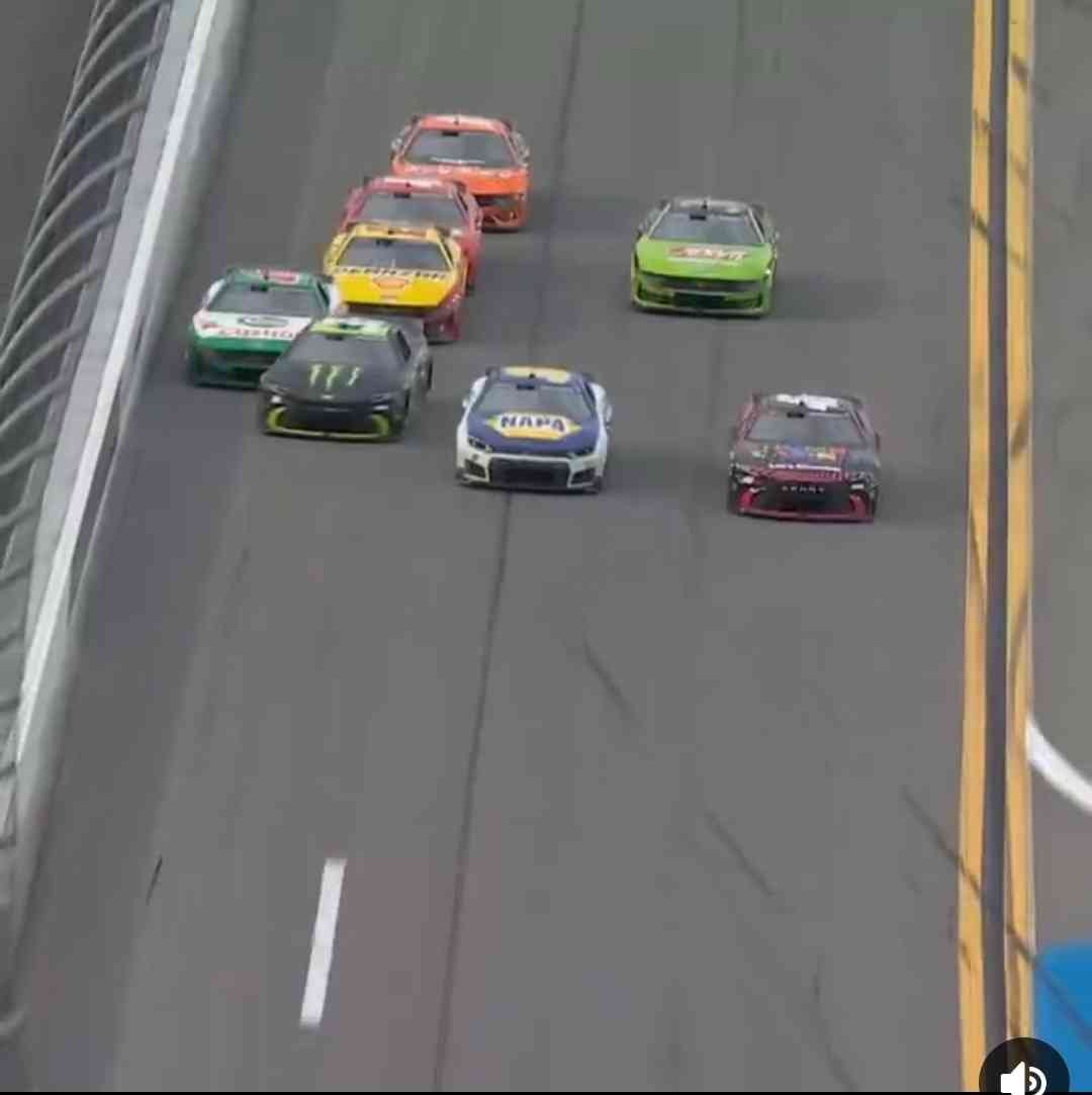 why does reddick manage to win whenever theres a crash on the final lap where brad wrecks or gets involved in a wreck