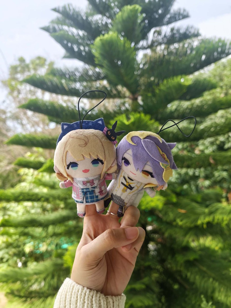 aip_lebasi's tweet photo. My best friend with my kamioshis. Galentine's Day yesterday. Got to be somewhere cold. Look at those pine trees~ π²π π§‘
#AsterArcadia #Milliedise https://t.co/HnBzqVdnGG