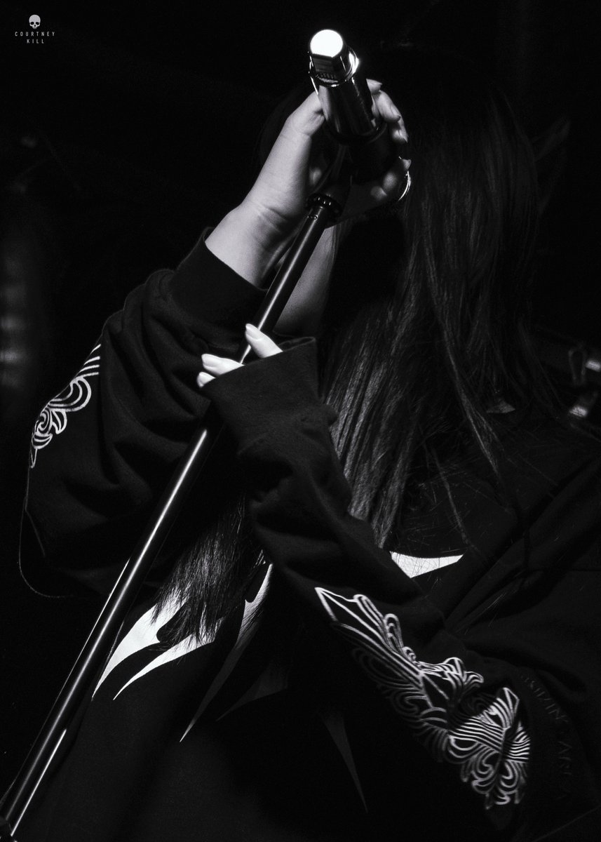 courtneykillx's tweet photo. black &amp; white 
260204
#SIYEON #시연 #CHROCKTIKAL #크록티칼 #CRTK https://t.co/t5Mw2RmS5T