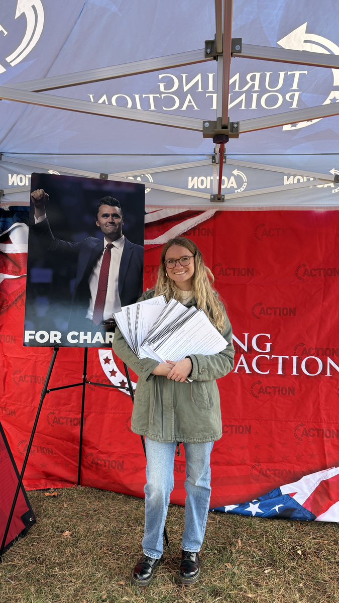 KelseyNewbs's tweet photo. INSANE turnout in Ogden today! 🇺🇸

For hours, people kept coming. We filled 16 packets, approx 800 signatures, on the final day to sign ‼️

Utah patriots delivered! 💪🏻🔥 https://t.co/HYLB4pxzys