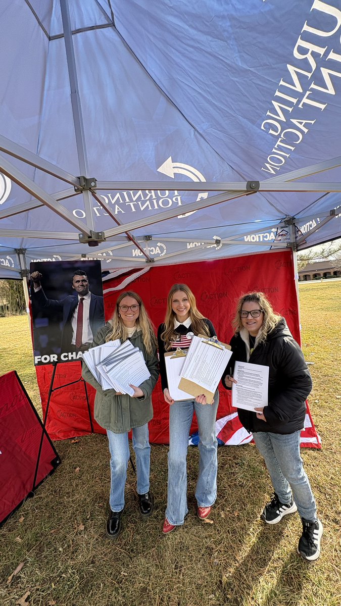 KelseyNewbs's tweet photo. INSANE turnout in Ogden today! 🇺🇸

For hours, people kept coming. We filled 16 packets, approx 800 signatures, on the final day to sign ‼️

Utah patriots delivered! 💪🏻🔥 https://t.co/HYLB4pxzys