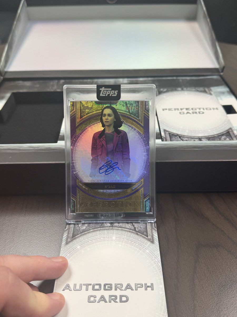 Wax_Busters's tweet photo. Very Nice Topps Marvel The Collector Hobby Box! @CardPurchaser @Topps  #cardsofx #thehobby https://t.co/TWooEnKTrJ