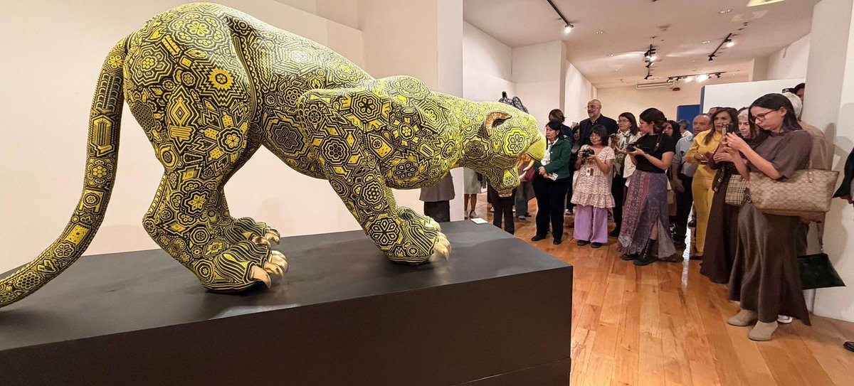SocialesADN's tweet photo. 🖼️ #ArteYCultura La exposición “Murmullo de la Naturaleza” de César Menchaca llega al MAQRO

La titular de la SECULT señaló que las esculturas de Menchaca invitan a escuchar aquello que no siempre se atiende: la voz silenciosa de la naturaleza.

👉 https://t.co/q7yHWY4AEY https://t.co/1XohIHD0sG