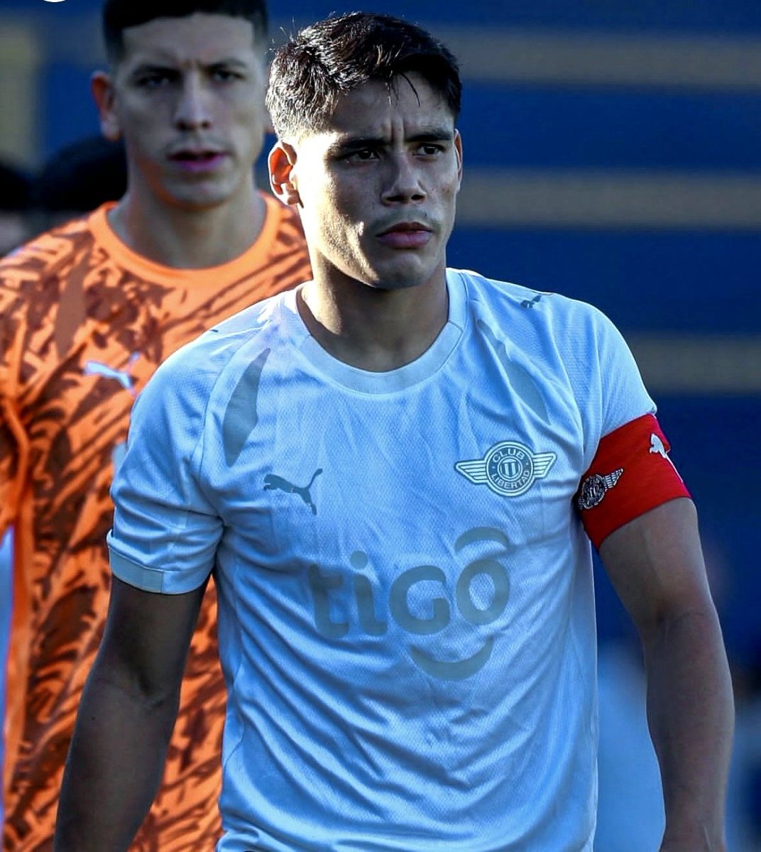 Libertad_Tweets's tweet photo. Lorenzo Melgarejo 
Qué jugador, el único que moja de verdad la camiseta de Libertad. 

El único que pidió disculpas a la hinchada.

CAPITÁN https://t.co/K5csNDY6ry