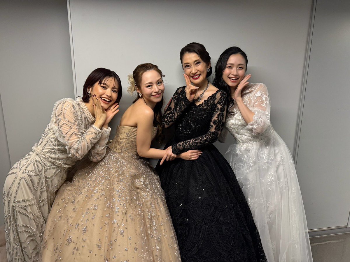 Hysteric_Barbie's tweet photo. 『Concert for LEVAY～Happy 80th Birthday～』
あっという間の2日間4公演、ご観劇いただきありがとうございました⭐️

リーヴァイさんの音楽で人生が変わった者達が集い、リーヴァイさんのお誕生日をお祝いできて幸せな空間でしたね✨✨✨

放送も決まりましたので、今回見逃した方もお楽しみに💕

ご一緒させていただいた皆さまと♡

#リーヴァイコン
#佐藤隆紀
#田代万里生
#和音美桜
#昆夏美
#一路真輝
#木下晴香
#涼風真世
#新妻聖子