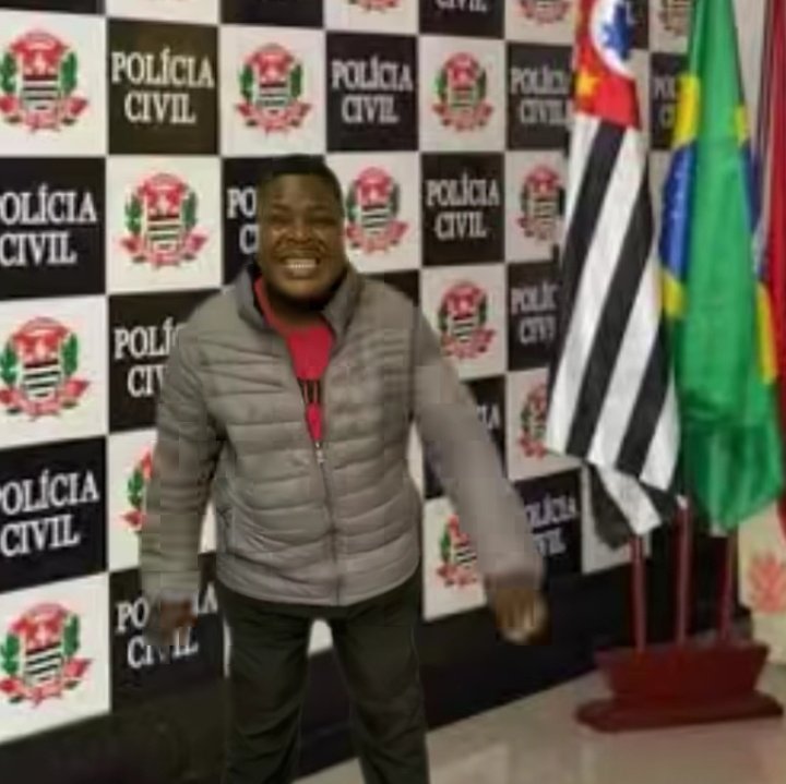 concatenarsim's tweet image. esse mano tá há anos fazendo a mesma piada no insta e eu sempre choro de rir

Vtnc