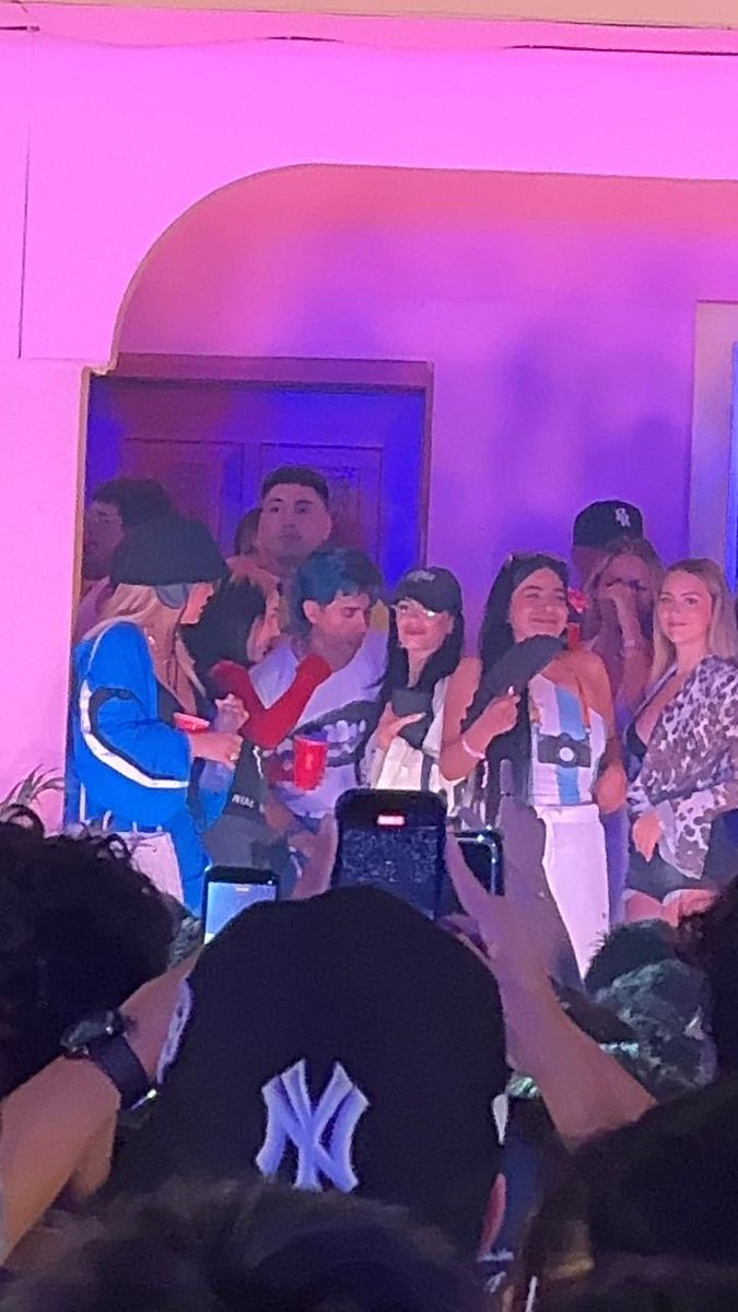 AAAAAA LALI EN LA CASITA DE BAD BUNNY