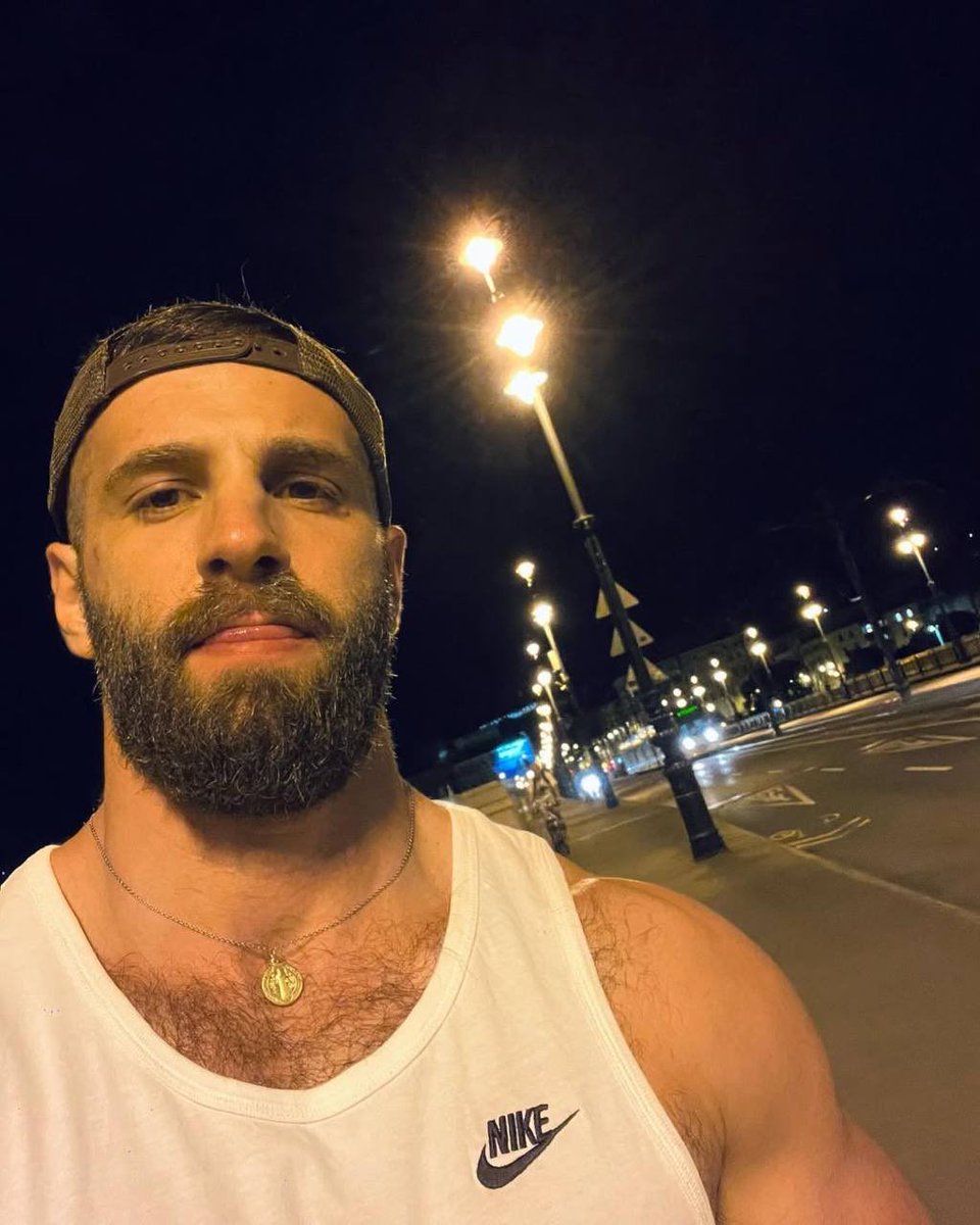 John_knapp76's tweet photo. Just having a walk on the street 🏳️‍🌈..! https://t.co/dZLTuRfsIe