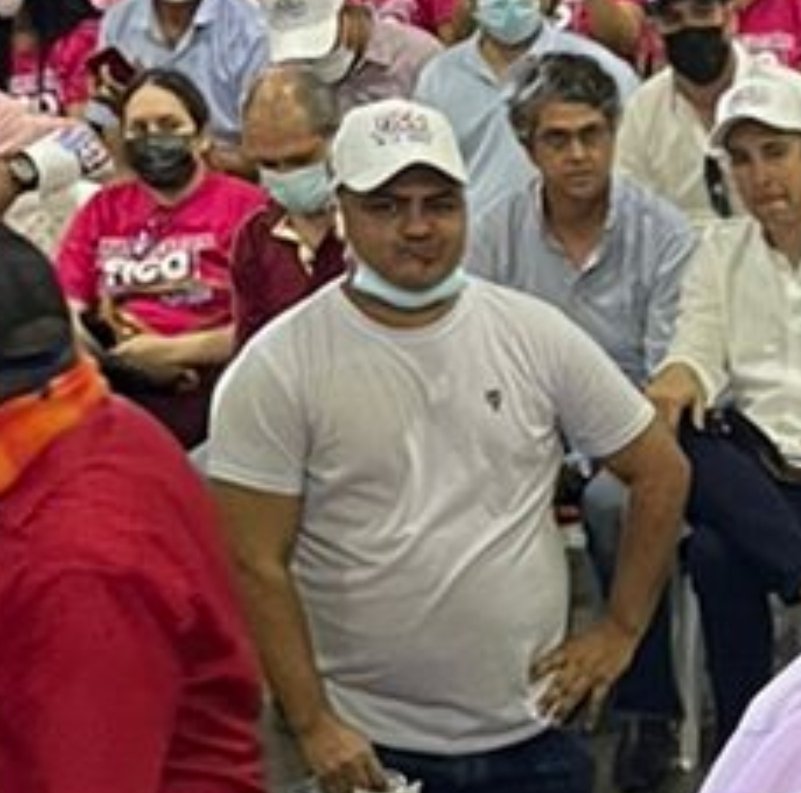 eolayam's tweet photo. @donpurocuento @MuyEnojadoSoy Y a este creo que ni le dieron https://t.co/sBQHS5R8AQ