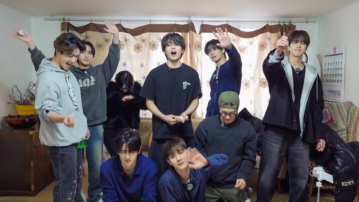 [📸] 명절에 오랜만에 만난 사촌들처럼 오손도손 모여 왁자지껄했던 시간🏡 더비도 신나는 설 연휴 보내고 있죠~? 남은 연휴도 행복만 가득하길🥰 𝙃𝙖𝙥𝙥𝙮 𝙉𝙚𝙬 𝙔𝙚𝙖𝙧 더비!🙇‍♂️

youtu.be/pArmrnjEi1o

#THEBOYZ #더보이즈