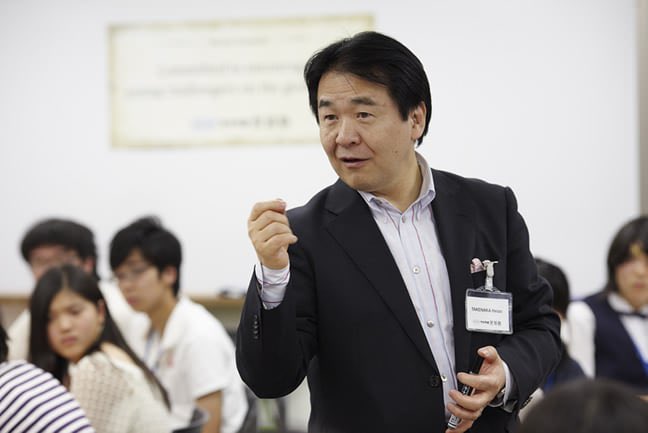 竹中平蔵『月7万円支給で年金も生活保護も不要』

7万円で！
どうやって！
暮らすんだ！
クズが！