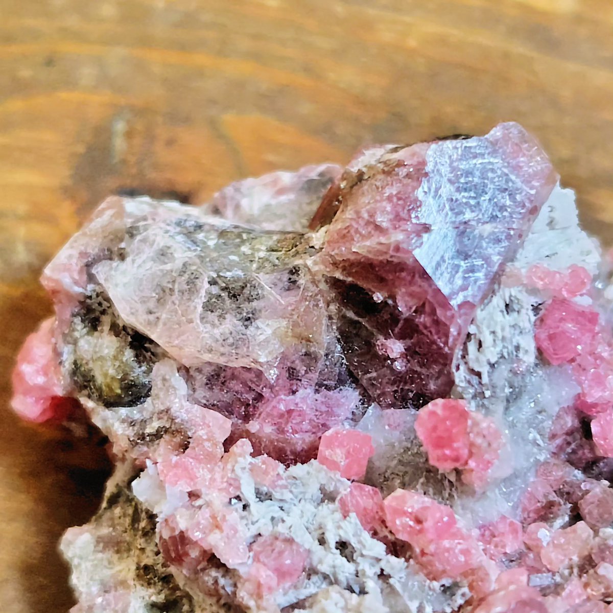 ピンクグロッシュラーガーネット✨ ガーネットファンズさんのツーソン