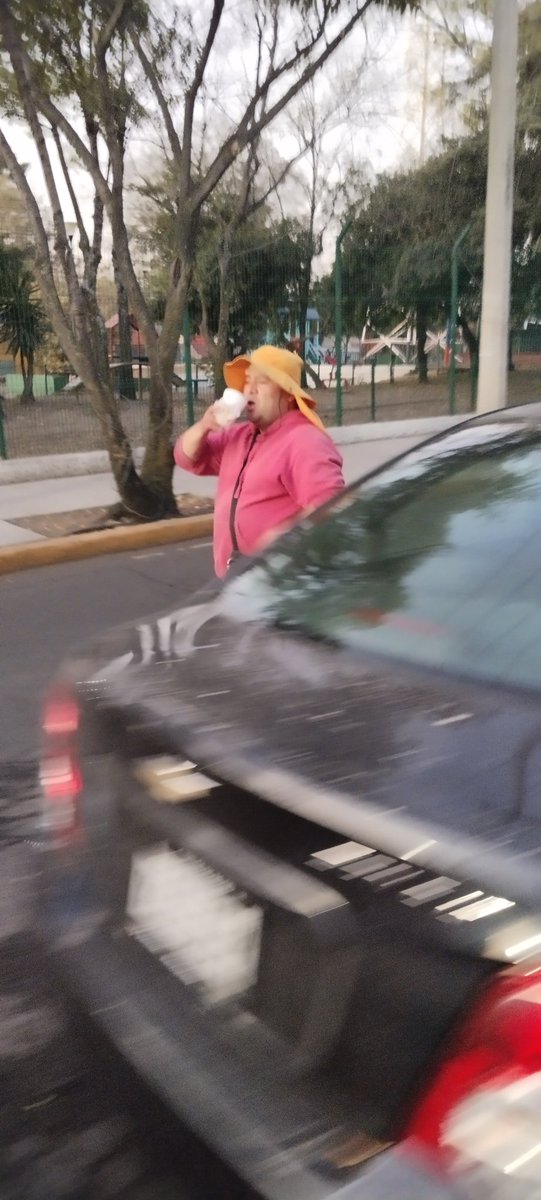 Clau07Rocha's tweet photo. @AlessandraRdlv Bravo Alejandra! Porque en @AlcaldiaAO @LopezCasarinJ no hace nada de nada con la lacra de franeleros que rodean el #Hospital Fernando Quiroz del #ISSTE calle Canarios y Fisviion del Norte https://t.co/4Zb6RWa0nA