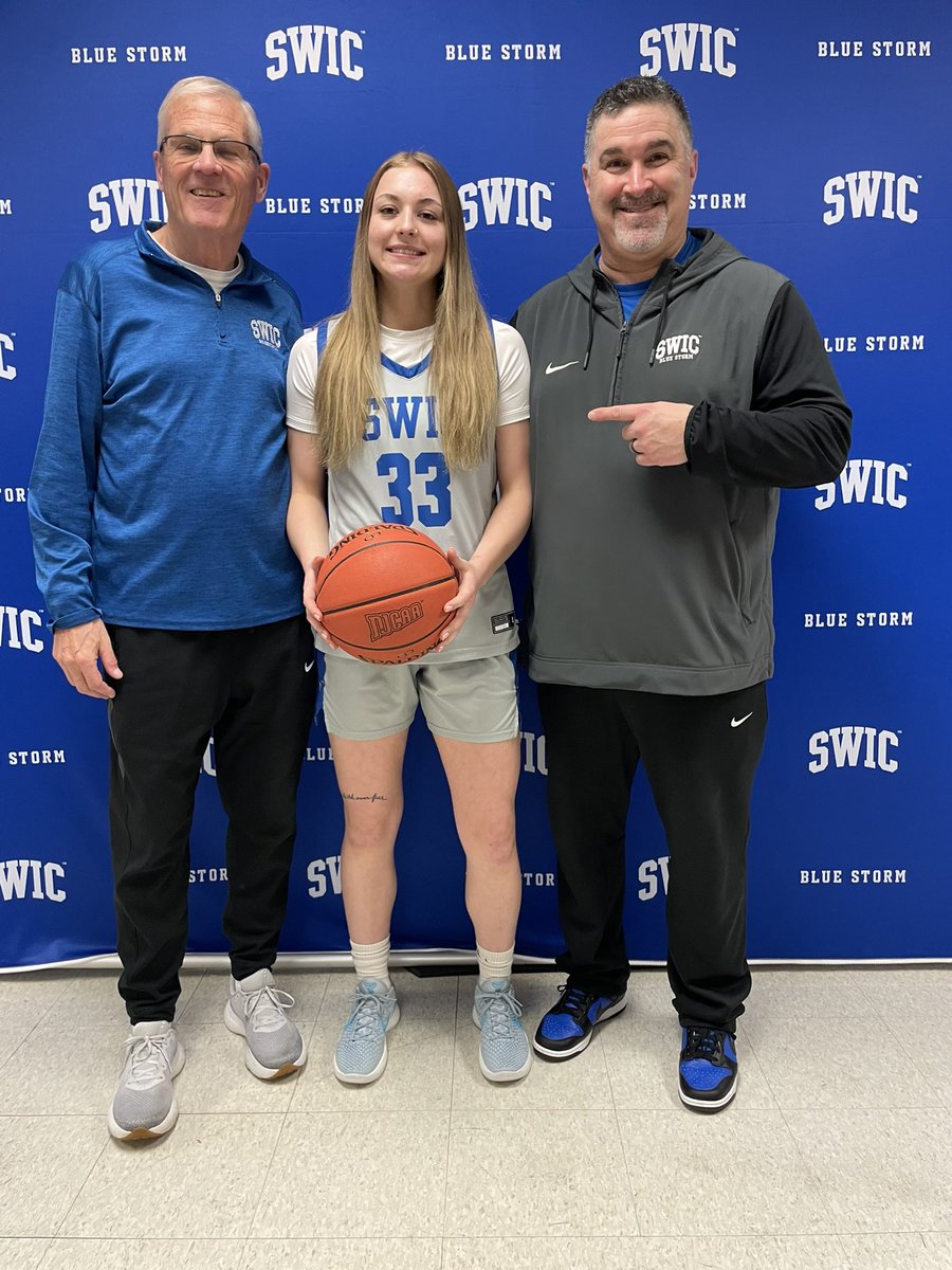 Peyton Hall tweet media