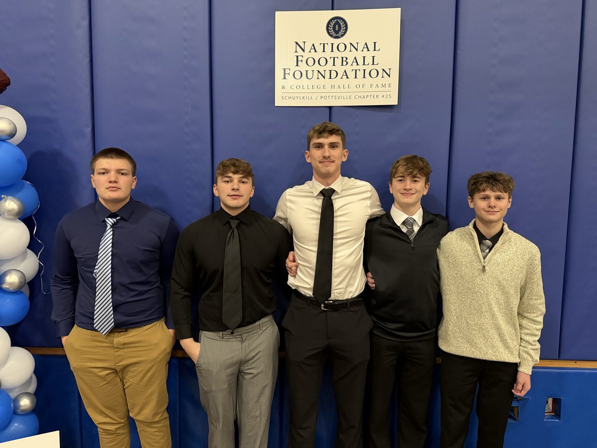 mklavine's tweet photo. Congrats to Panther Valley’s Scholar Athlete, Gavin Yuricheck and our 4 freshman who were honored tonight. #PVProud @PVSDFootball @PVSDsports https://t.co/DUV81x4nEz