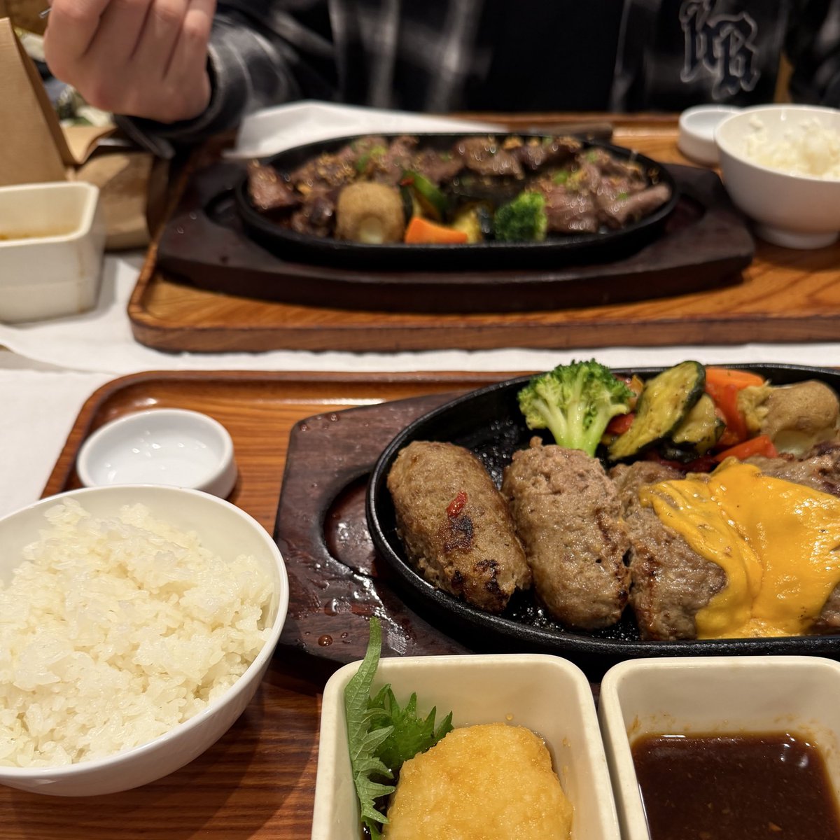 tsune129's tweet photo. ひさびさお出かけ楽しかった
カーディガン2着も購入🛍️🛍️

そして👶🏼のデニム姿かわいい…❤️
大きくなったね…❤️ https://t.co/AatcqQSibw