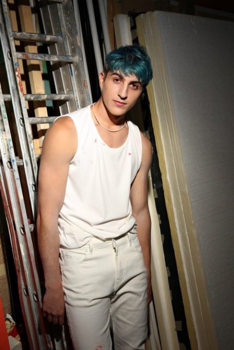 Είναι αρκετά ταλαντούχος και έχει πολύ ωραία φωνή
Φέτος πήγε με ένα τρομερά απαιτητικό κομμάτι και τον δυσκόλεψε
Θεωρώ πως μπορεί να σκίσει με μπαλάντα όπως το January 8th
Περιμένω να δω και τον νέο του δίσκο 
Υγ:Εξαιρετική η στάση του σήμερα είναι καλός χαρακτήρας 
#eurovisongr