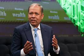 Slimvalue's tweet image. Bank CEO's are getting PAID in 2026

- $BAC BofA's Brian Moynihan: +17% to $41M
- $C Citi's Jane Fraizer: +22% to $42M
- $MS Morgan Stanley's Ted Pick: +32% to $45M
- $BCS Barclays C.S. Venkatakrishnan: +29% to $20M

No further questions, your honor