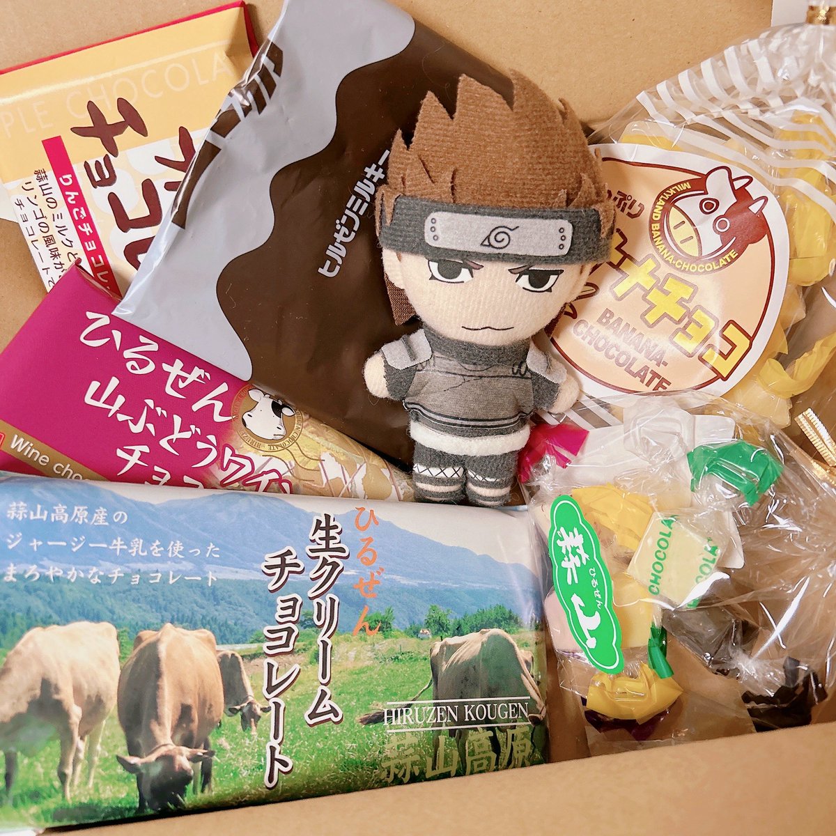 完全に名前に惹かれてヒルゼンミルキーのチョコレートをいっぱい買った🍫 食べるの楽しみ