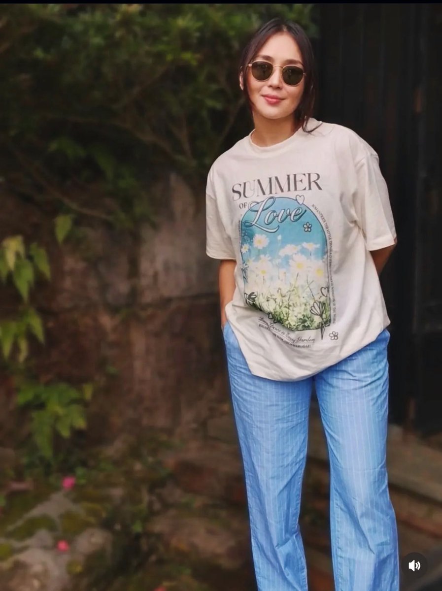KindKath's tweet photo. “A Sentimental Summer “ 🌻 

Every season tells a story—of birth, growth, letting go, and renewal. Nature teaches us that change is not an end, but a beginning. 💗

The cool girl vibe is strong! 😎 https://t.co/o3pAohBzlB