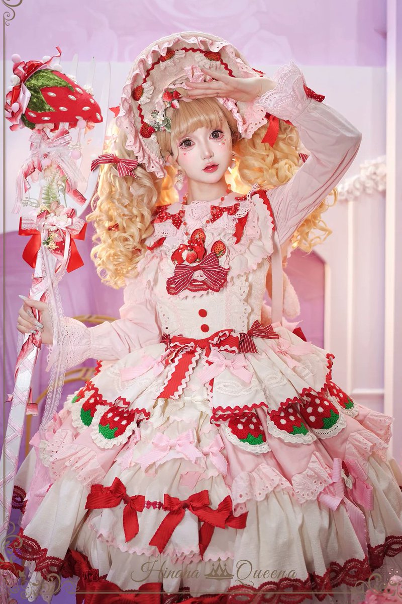 春はもう間近…🌸

🍓いちご特集🍓

可愛くて甘いいちごファッションで春を先取り♡

苺のスウィートプリンセス🍓
たっぷりのフリルといちごモチーフはまるで苺のショートケーキのよう🍰❤️

イベントや豪華なアフヌンにもおすすめです🍓
ronron-lolita.com/search?q=Straw…

#ロリィタ