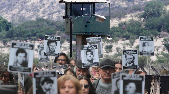 kennysubiabre's tweet photo. Radiografía psicológica de violadores de DDHH de Punta Peuco: "frialdad emocional y manejo instrumental del relato" 
Estudio concluye que violencia ejercida no fue impulsiva, sino planificada y organizada. Ciertos perfiles, con mayor capacidad de ejercer poder sin empatía, pudieron haber sido seleccionados dentro del aparato represivo.

https://t.co/4F1vnbvLsf a través de @T13