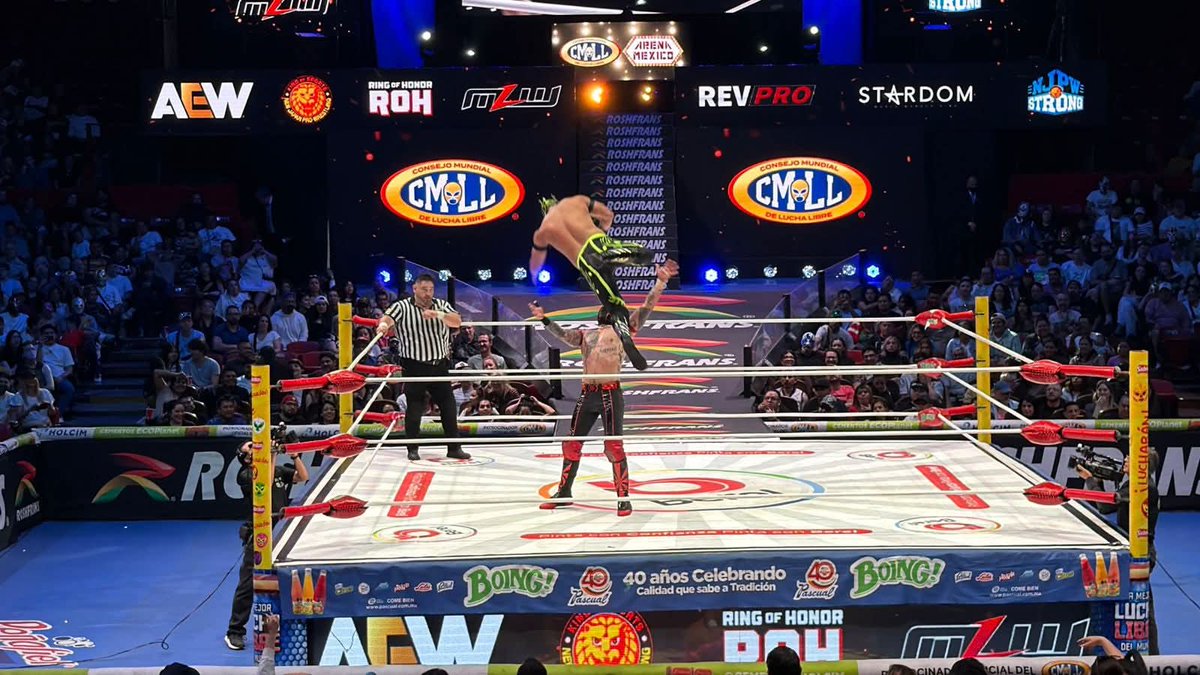LaTijeraLucha's tweet photo. Clonando y ganando🔥
Lucha súper estelar en cuadrangular con estrellas del #CMLL y #AEW.
Emocionante encuentro que se vivió al filo de la butaca y haciendo historia con su primer triunfo en la #ArenaMexico, el vencedor #ElClon dando cuenta de #Esfinge, #DanielGarcia y #Neon... https://t.co/oZyB8MXIOr