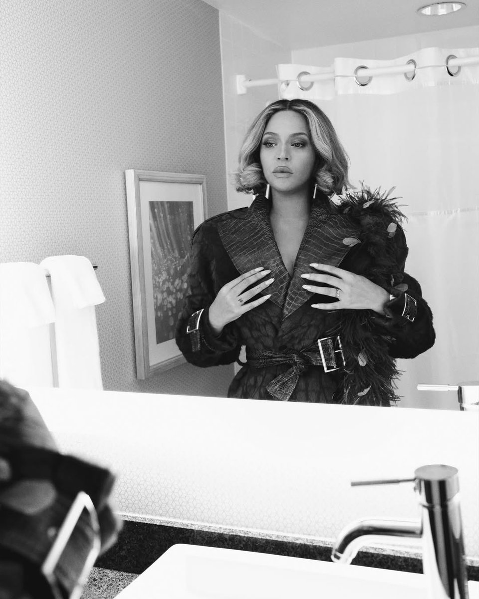 BEYONCÉ LEGION 𐚁 tweet media