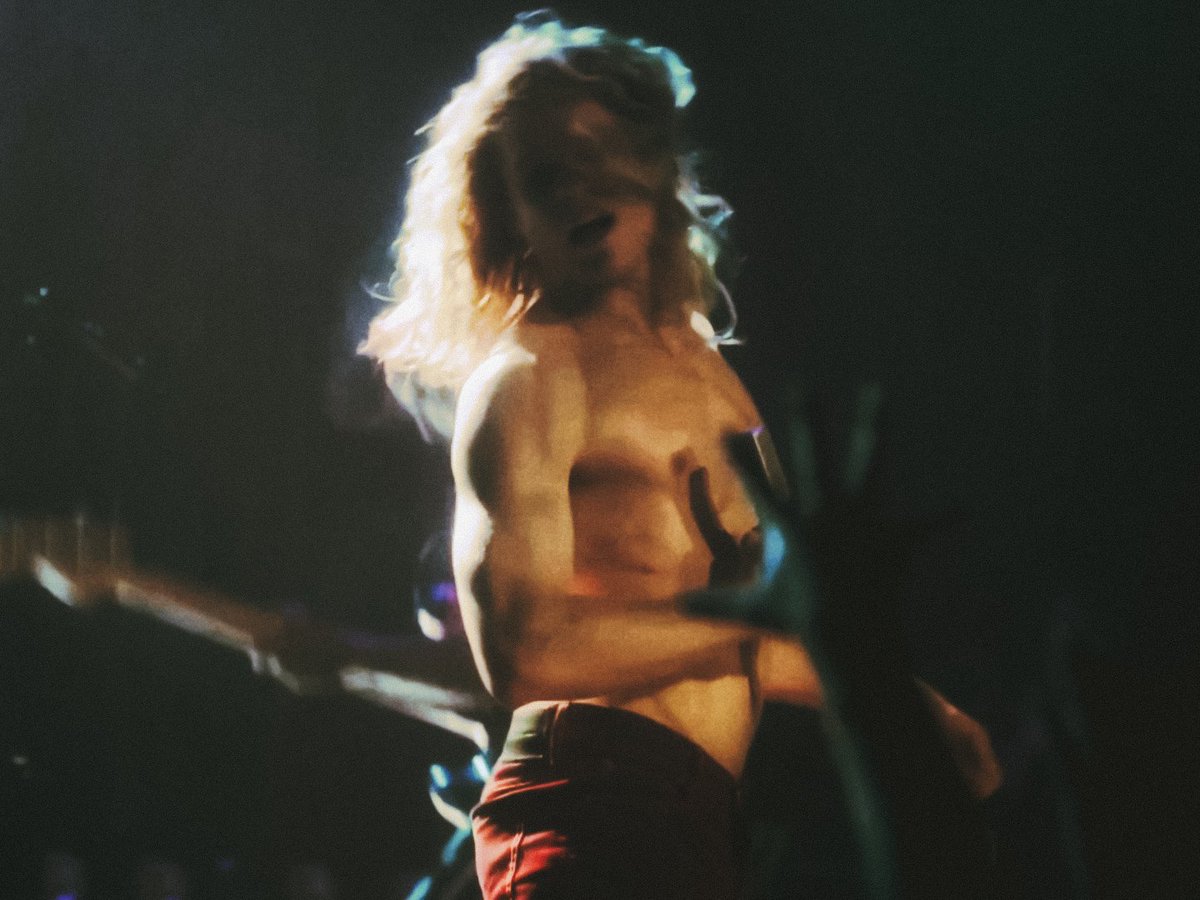 mapofthedreams's tweet image. pov you got barricade at the vampire lestat's concert