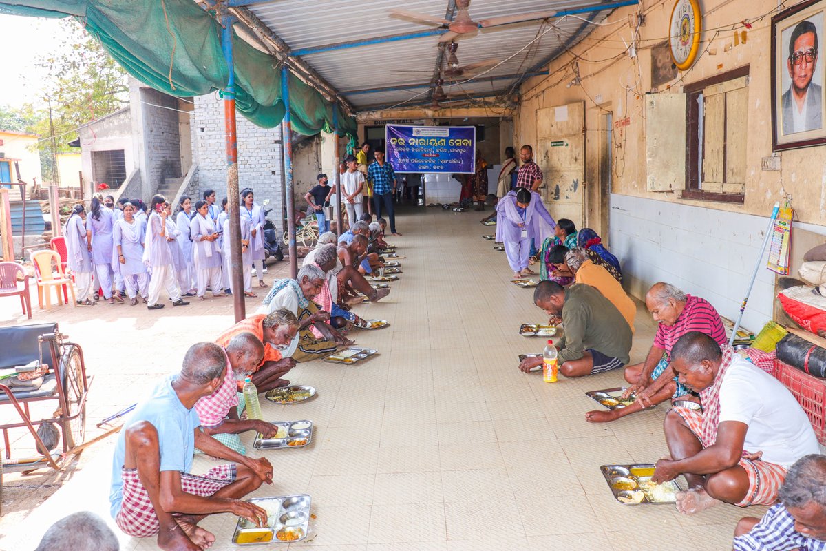 driemsdiploma's tweet photo. Nara Narayan Seva at Sevaka Old Age Home
The NSS Unit of DRIEMS Polytechnic (Autonomous), in collaboration with the Alumni Association, organized a heartfelt Nara Narayan Seva at Sevaka Old Age Home, Chhatia, Jajpur, on 14.02.2026
#DRIEMS #DRIEMSPolytechnic #NSS #NaraNarayanSeva https://t.co/IbAZEtFfxo